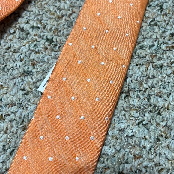 ❤️ NWT Bar III Riga Dot Skinny Tie - Picture 2 of 5